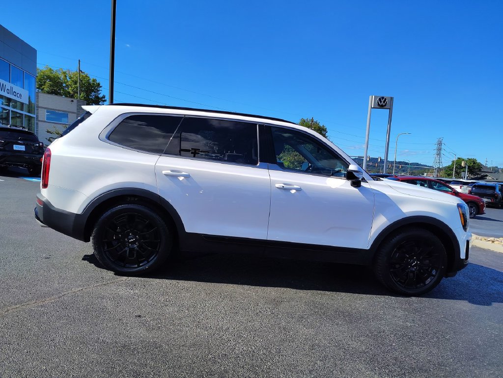 Used 2022 Kia Telluride SX w/ Nightfall Edition Package AWD/4WD image 4