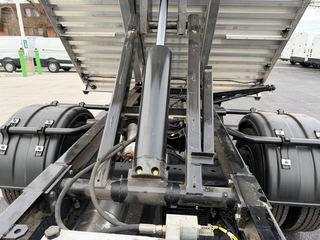New 2024 Ford F550 4x4 Regular Cab Super Duty image 40