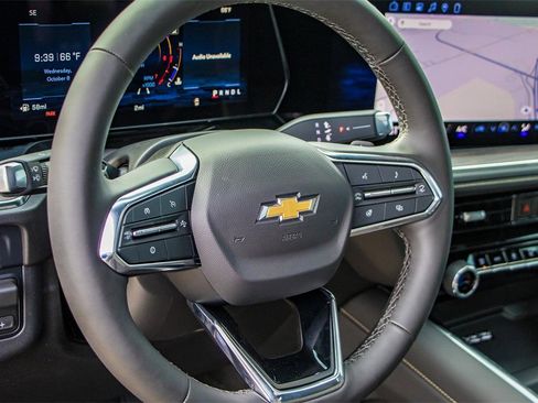 New 2026 Chevrolet Suburban Premier image 27