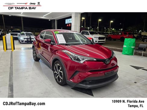 Used 2019 Toyota C-HR XLE image 1