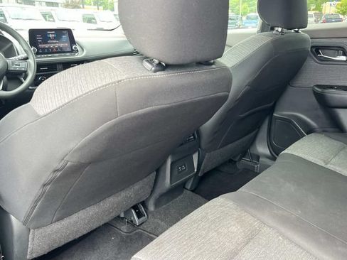 Used 2023 Nissan Rogue SV AWD/4WD image 19