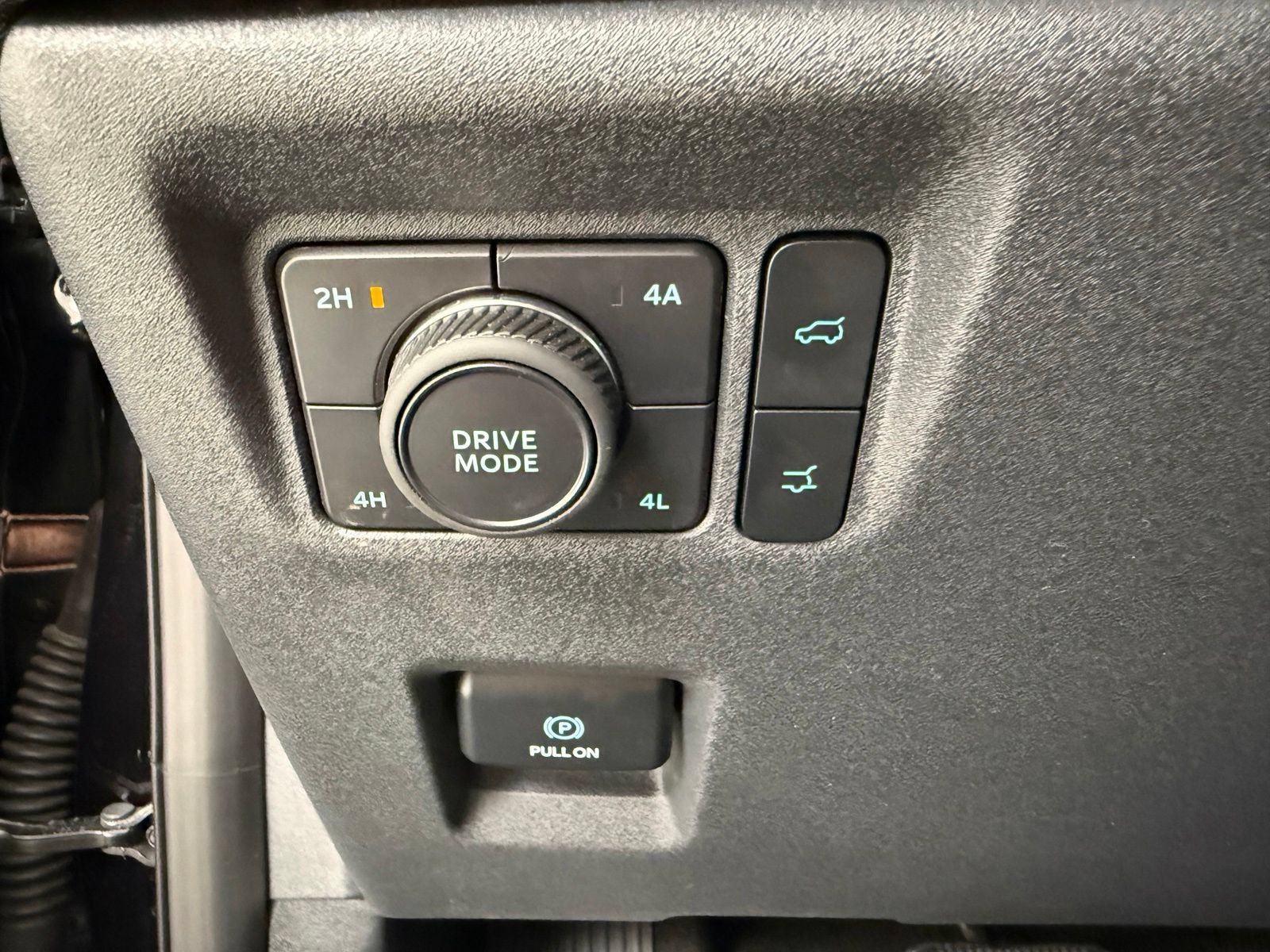 Used 2025 Ford Expedition Active AWD/4WD image 17
