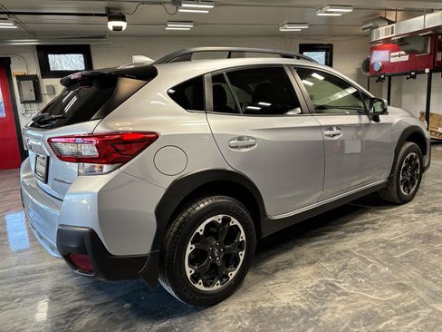 Used 2022 Subaru Crosstrek 2.0i Premium w/ Moonroof Package image 7