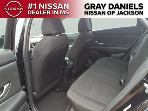 Used 2021 Hyundai Elantra SEL w/ Convenience + Premium Package FWD image 27