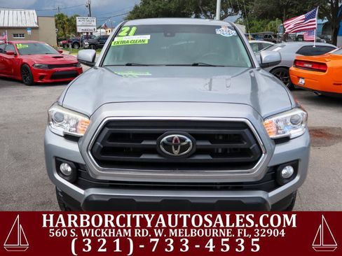 Used 2021 Toyota Tacoma SR5 RWD image 9