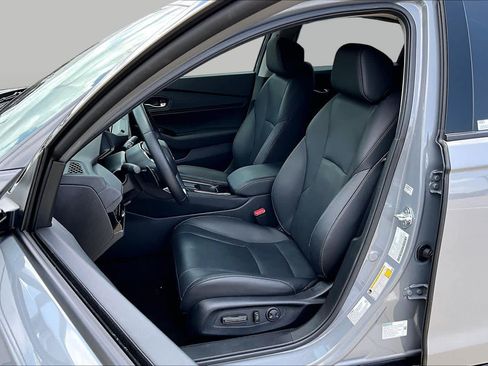 Used 2025 Honda Accord Touring image 8