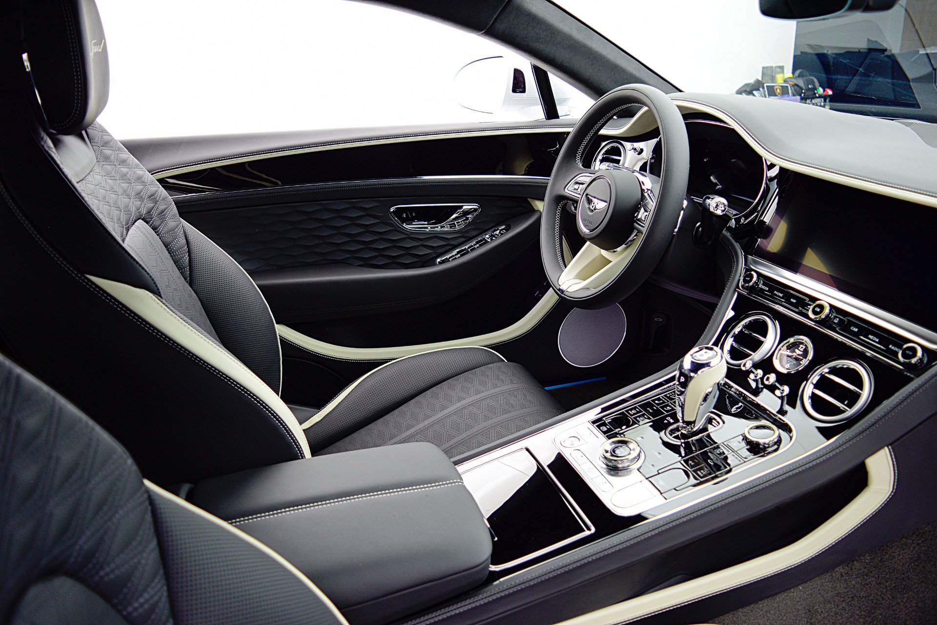 Used 2025 Bentley Continental GT Speed AWD/4WD image 28