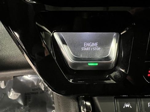 Used 2023 GMC Sierra 1500 AT4 w/ AT4 Preferred Package image 32