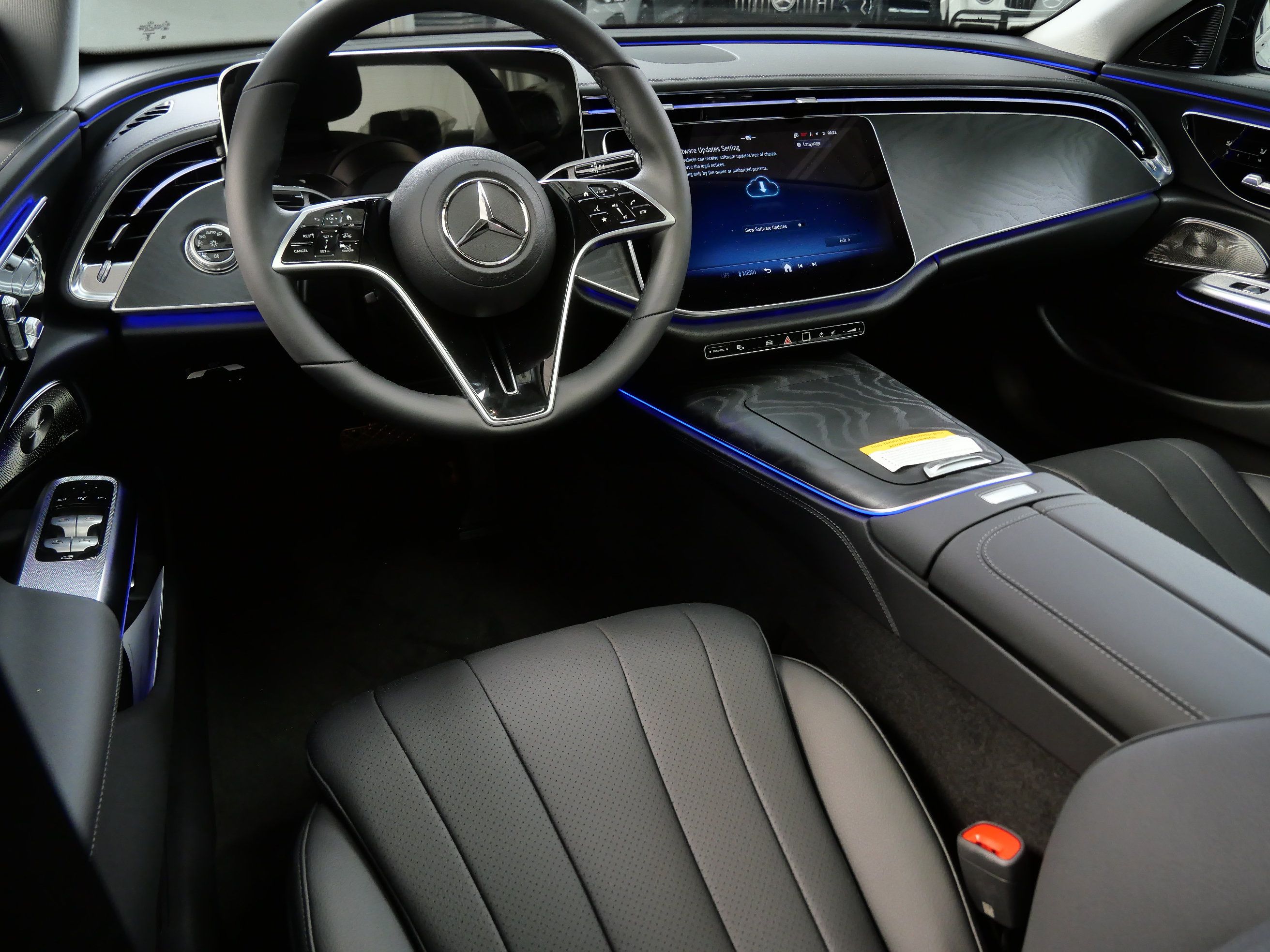 New 2026 Mercedes-Benz E 450 4MATIC Sedan image 2