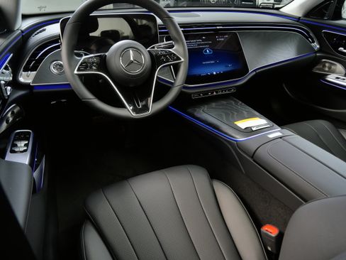 New 2026 Mercedes-Benz E 450 4MATIC Sedan image 2