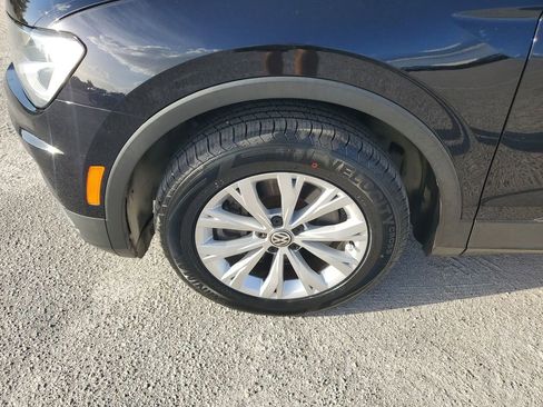 Used 2019 Volkswagen Tiguan SE image 18