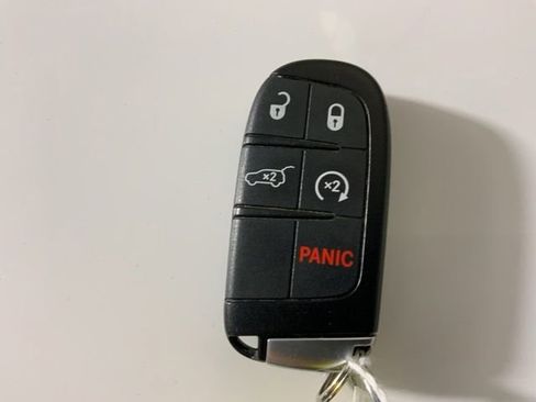 Used 2018 Jeep Grand Cherokee Limited AWD/4WD image 41