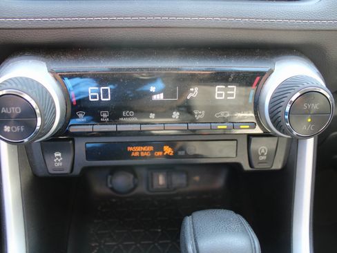 Used 2022 Toyota RAV4 XLE image 37