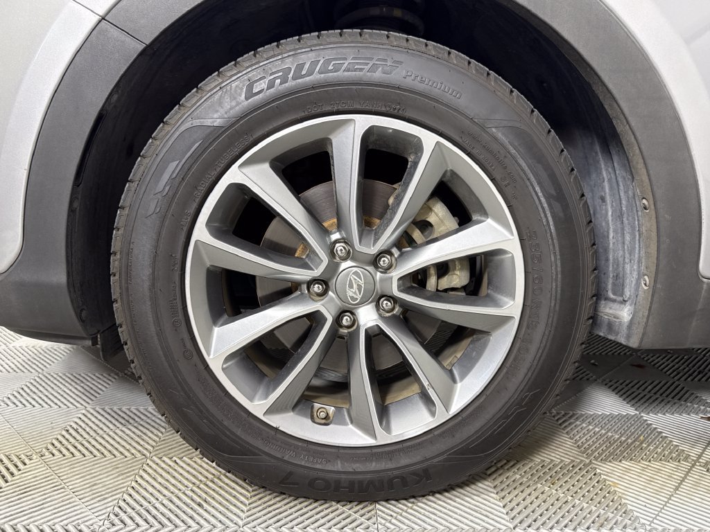 Used 2018 Hyundai Santa Fe SE FWD image 19