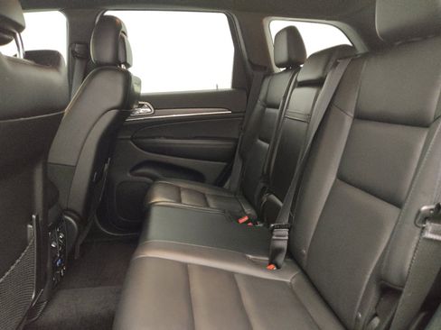 Used 2018 Jeep Grand Cherokee Limited image 18