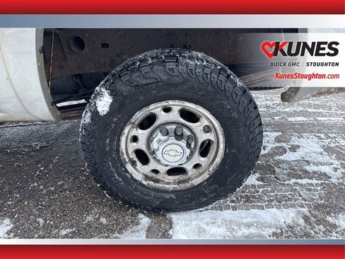 Used 2005 Chevrolet Silverado 2500 LS image 16