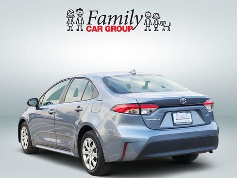 Used 2025 Toyota Corolla LE FWD image 3