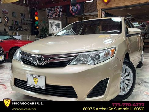Used 2012 Toyota Camry LE FWD image 1
