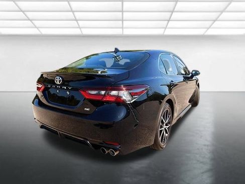 Used 2024 Toyota Camry SE image 5