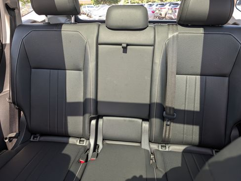 Certified 2023 Volkswagen Tiguan SE w/ Panoramic Sunroof Package AWD/4WD image 13
