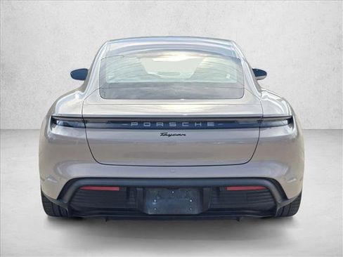 Used 2021 Porsche Taycan image 6