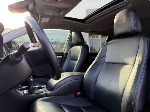 Used 2019 Toyota Highlander XLE AWD/4WD image 30