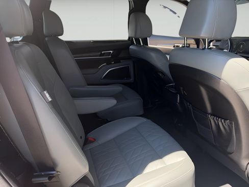 Used 2024 Kia Telluride SX X-Line AWD/4WD image 14