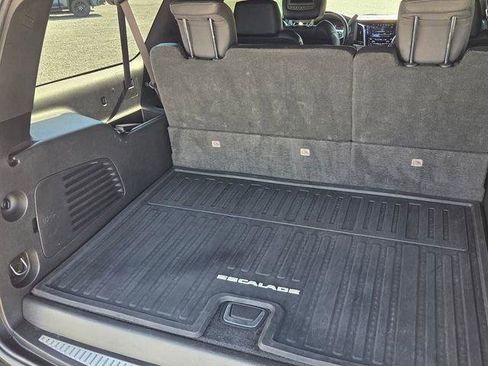 Used 2018 Cadillac Escalade ESV Platinum image 21