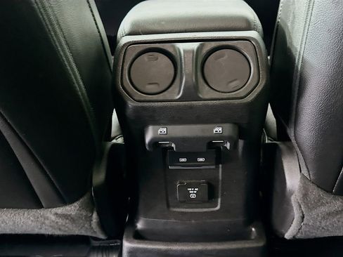 Used 2021 Jeep Wrangler Unlimited Sahara image 27