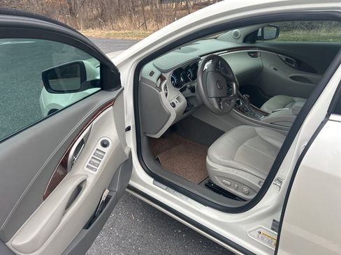 Used 2010 Buick LaCrosse CXL image 11