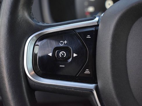 Used 2017 Volvo XC90 T6 Momentum w/ Vision Package AWD/4WD image 21