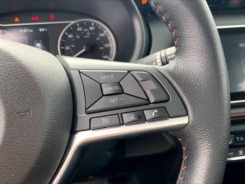 Used 2020 Nissan Kicks SR w/ SR Premium Package FWD image 25