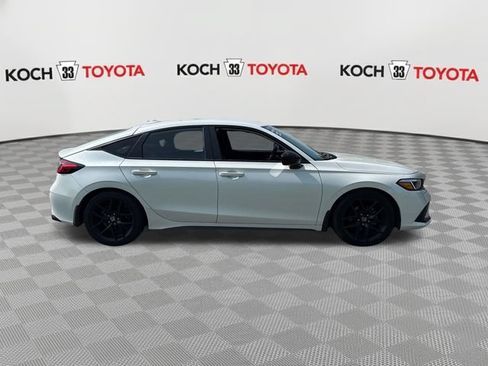 Used 2023 Honda Civic Sport image 9