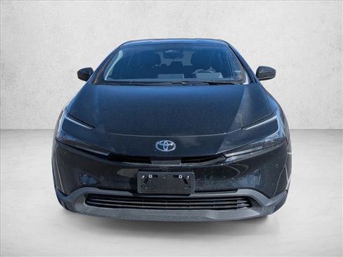 Used 2025 Toyota Prius LE image 2