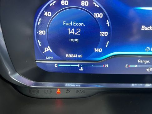 Used 2024 Chevrolet Suburban LT image 14