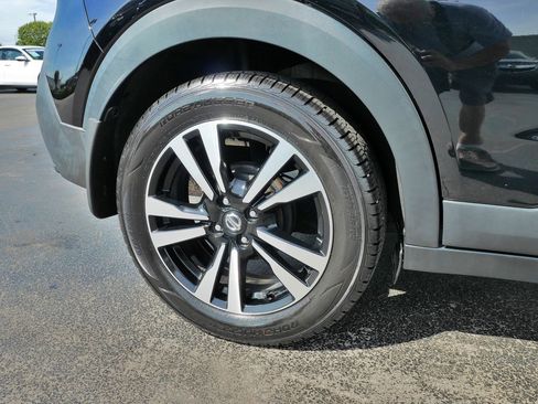 Used 2020 Nissan Kicks SV FWD image 9