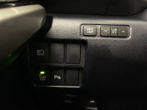 Used 2018 Lexus IS 300 AWD image 28