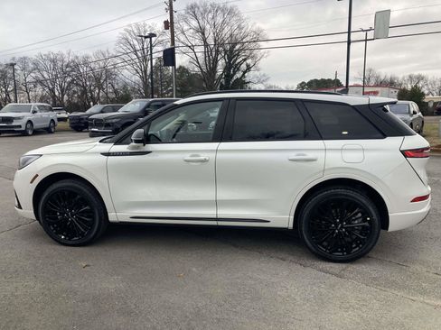 New 2026 Lincoln Corsair Premiere image 8