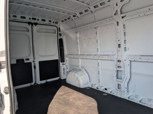 Used 2025 RAM ProMaster 2500 w/ Convenience Group FWD image 13