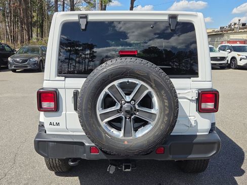 Used 2022 Jeep Wrangler Unlimited Sahara w/ Cold Weather Group AWD/4WD image 11