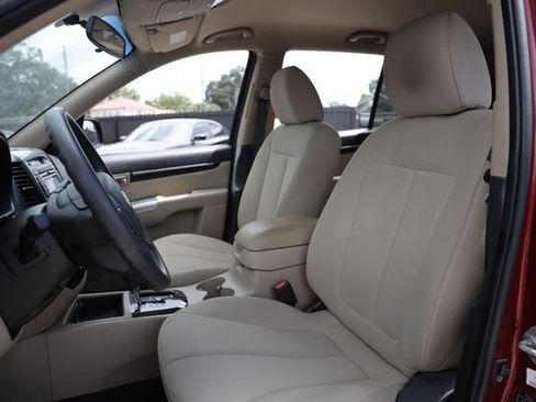 Used 2010 Hyundai Santa Fe GLS FWD image 9