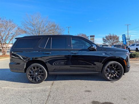 Used 2025 Cadillac Escalade Sport Platinum w/ LPO, ONYX Package image 9