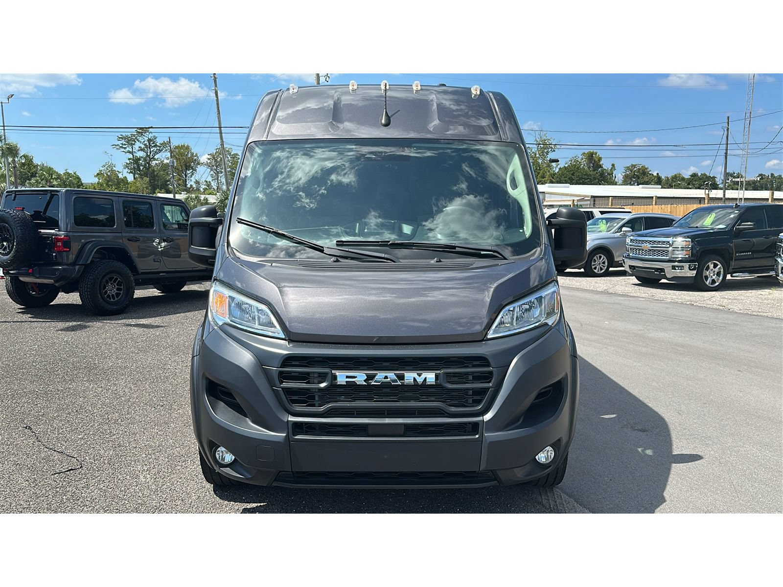 Used 2024 RAM ProMaster 2500 w/ Convenience Group FWD image 9