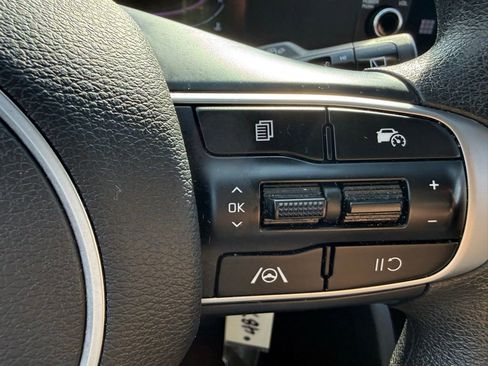Used 2024 Kia Sportage LX image 12