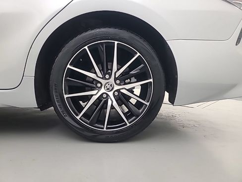 Used 2024 Toyota Camry SE FWD image 11