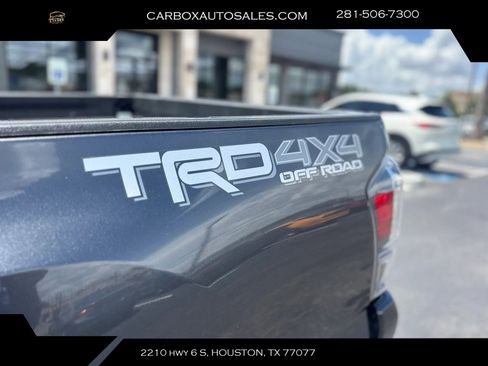 Used 2021 Toyota Tacoma TRD Off-Road w/ Technology Package AWD/4WD image 30