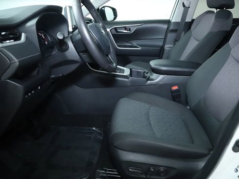 Used 2025 Toyota RAV4 XLE image 18
