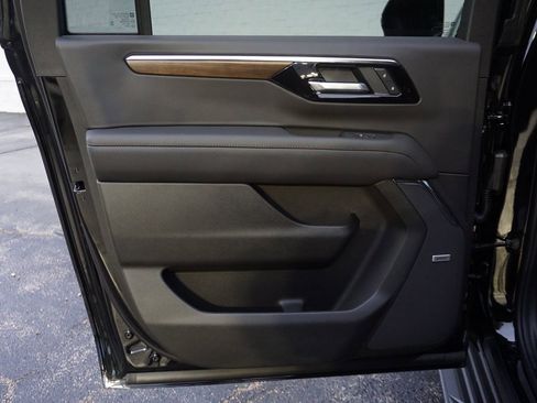 New 2026 Chevrolet Suburban High Country image 29