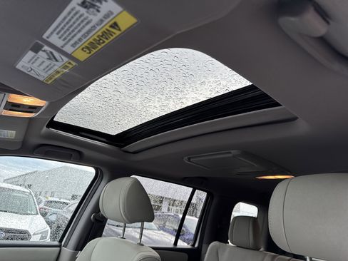 Used 2015 Honda Pilot SE image 11