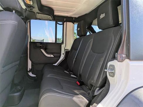 Certified 2015 Jeep Wrangler Unlimited Rubicon w/ Dual Top Group image 14